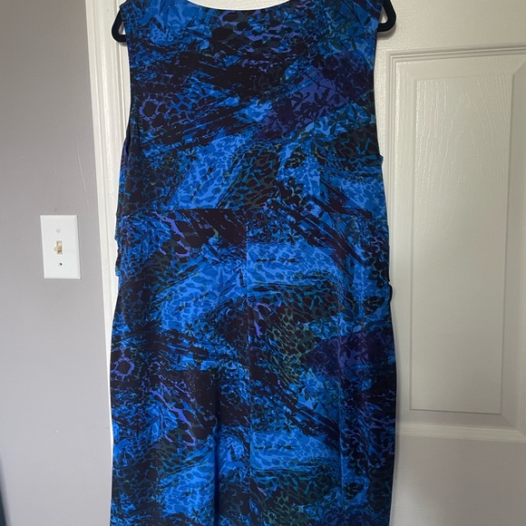 Dress - Picture 5 of 7